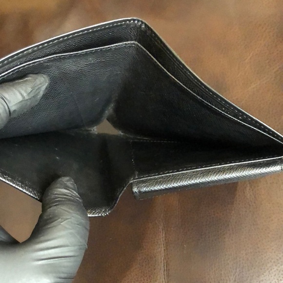 W LOUIS VUITTON Marco Black Epi Leather BiFold Wallet SP0095 - Picture 8 of 17